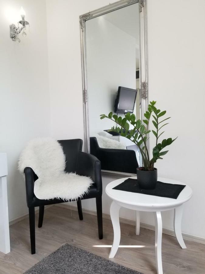 Stan Na Dan Angel Apartment Novi Sad Exterior foto